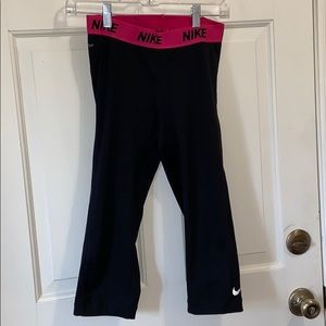 nike black capri leggings